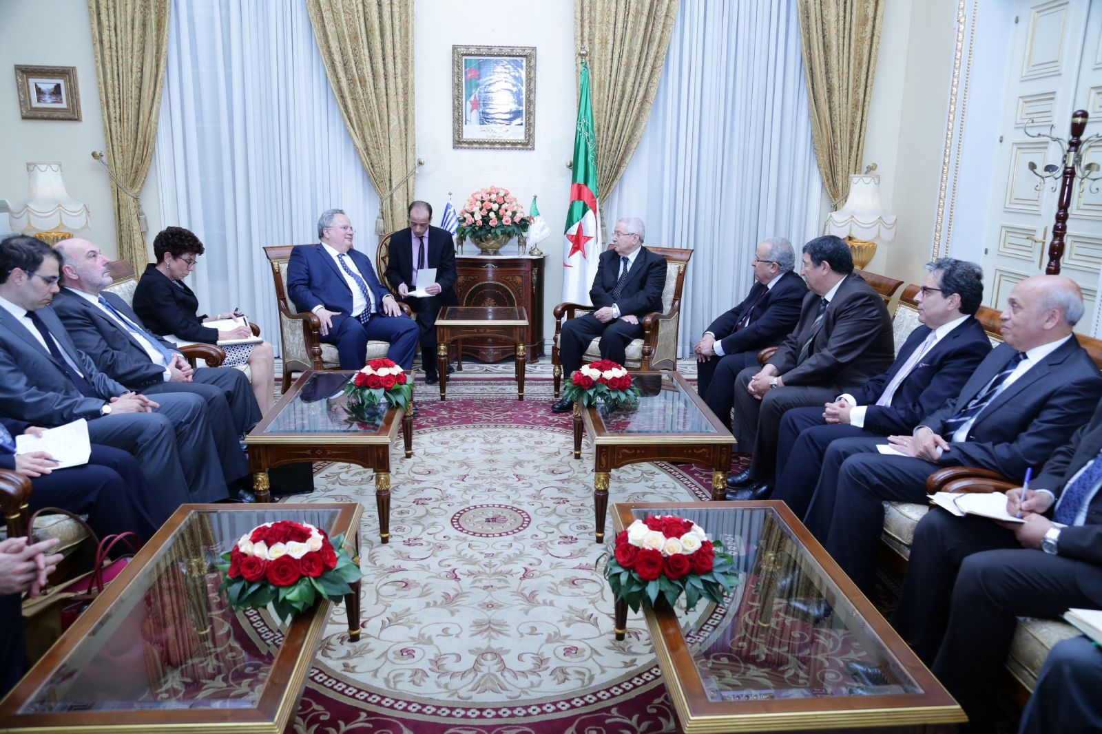 رئيس مجـلس الأمـة يستقـبل وزير الشؤون الخارجية لليونان والوفد المرافق له