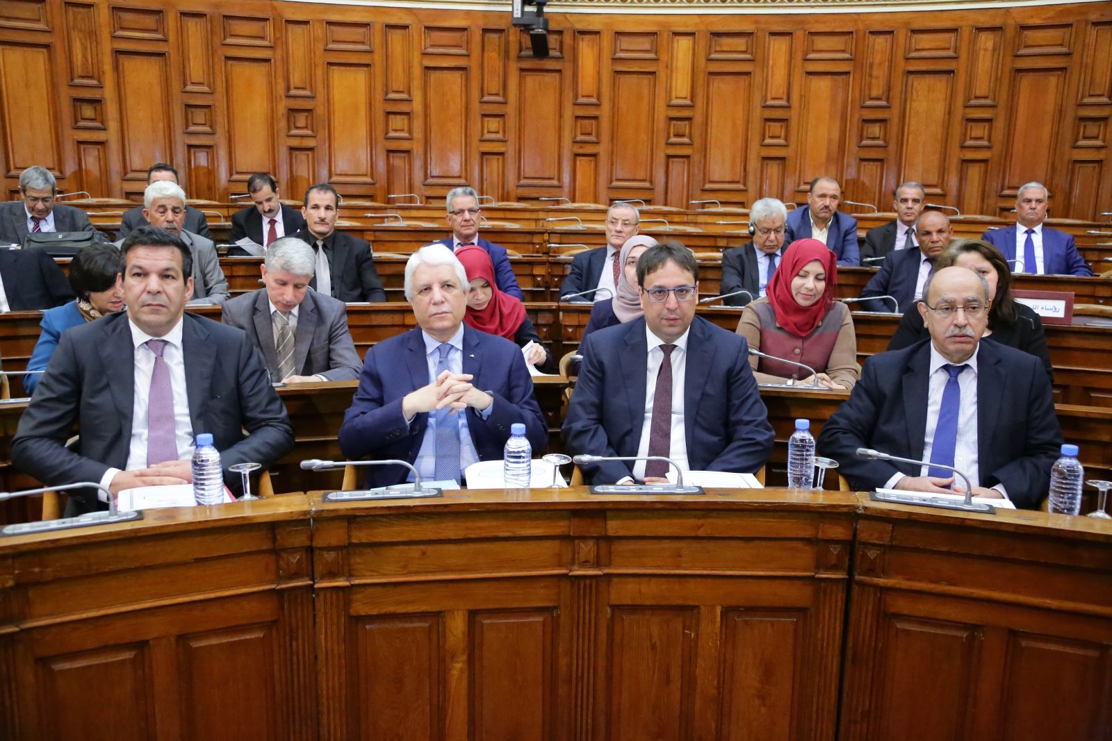 أعضاء مجلس الأمة يُصادقون على خمسة (5) مشاريع قوانين تتعلّق بالعدالة والتجارة والتكوين المهني