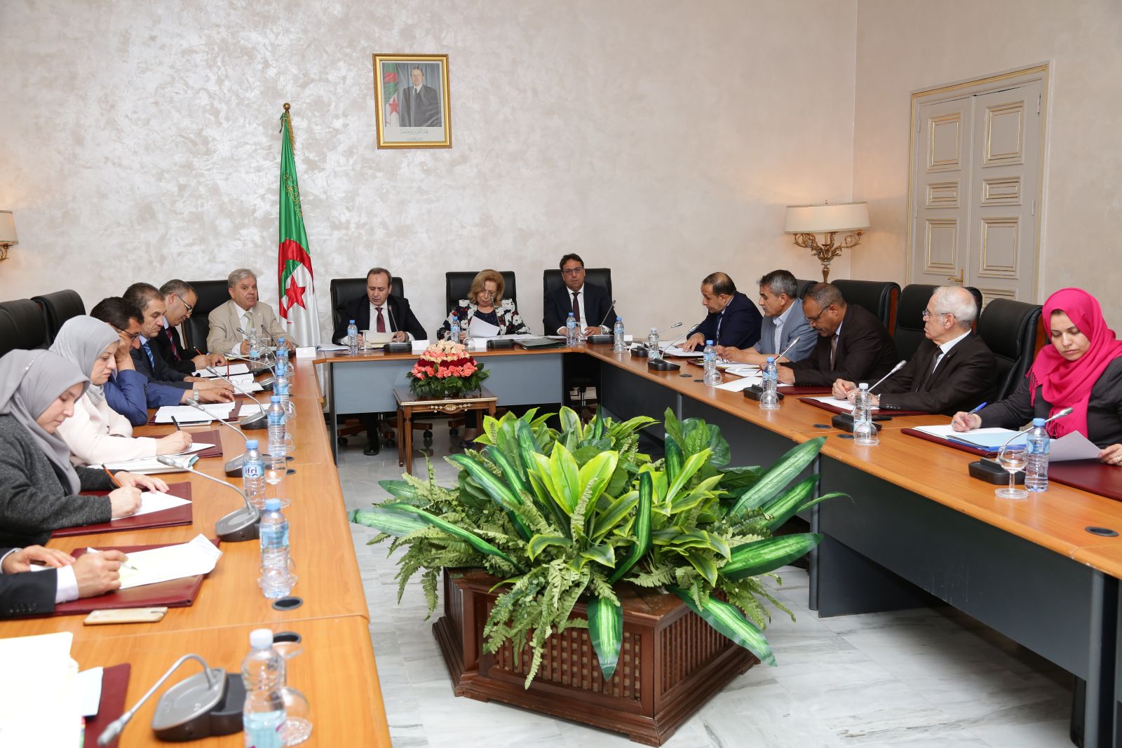 وزير الصحة يعرض القانون المتعلق بالصحة بمجلس الأمة
