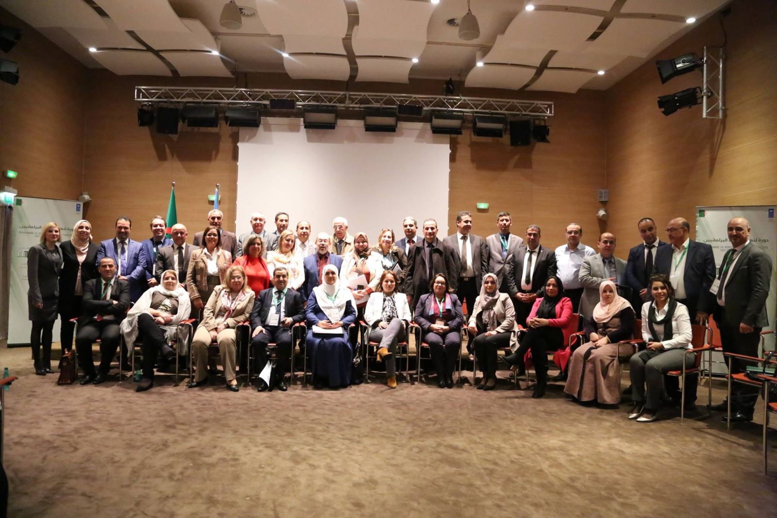 دورة تدريبية حول الإعلام و العلاقات مع وسائل الإعلام