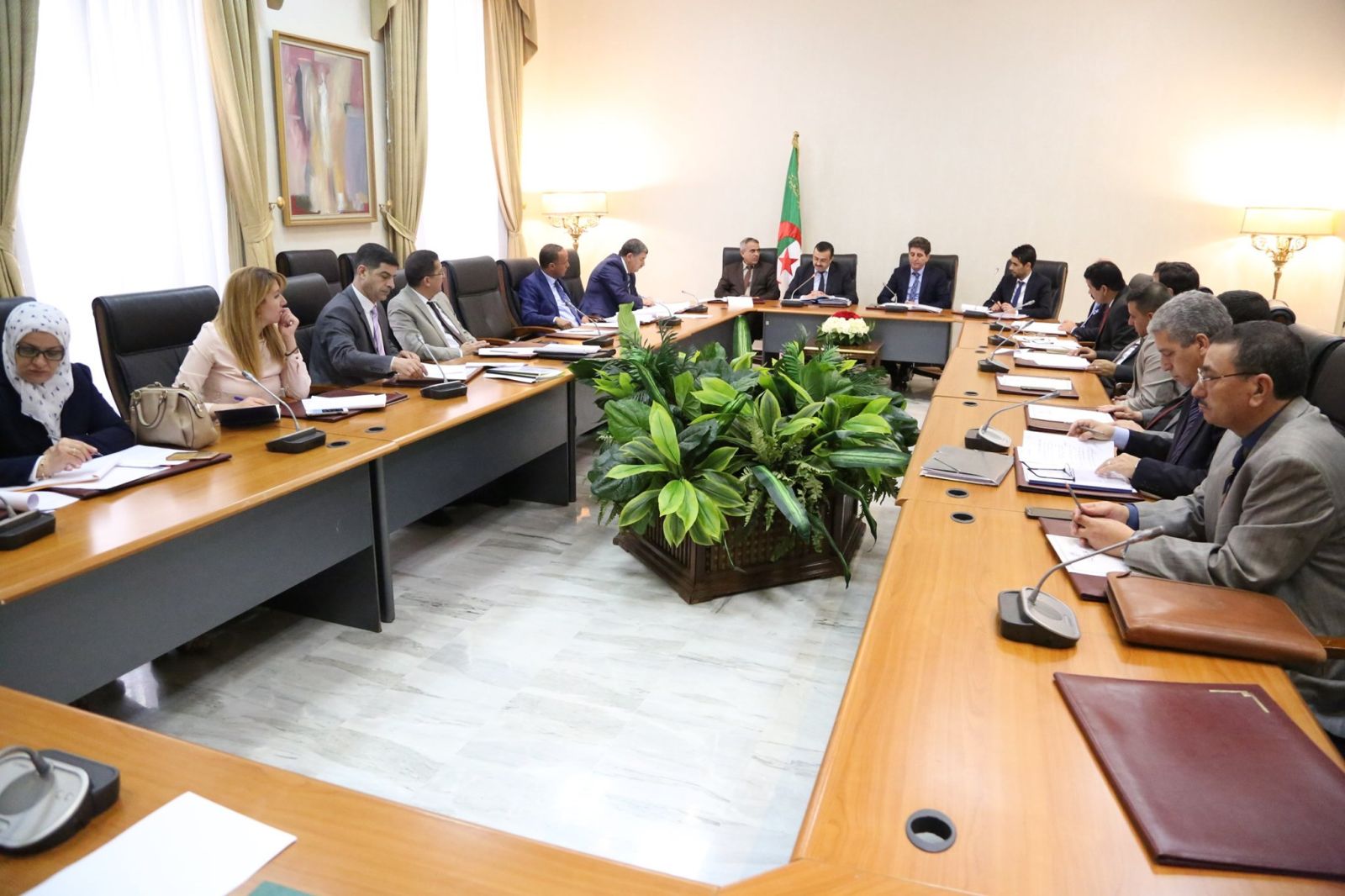 لجنة الشؤون الاقتصادية والمالية تستمع لعرض وزير الطاقة حول مشروع قانون يتعلق بالأنشطة النووية