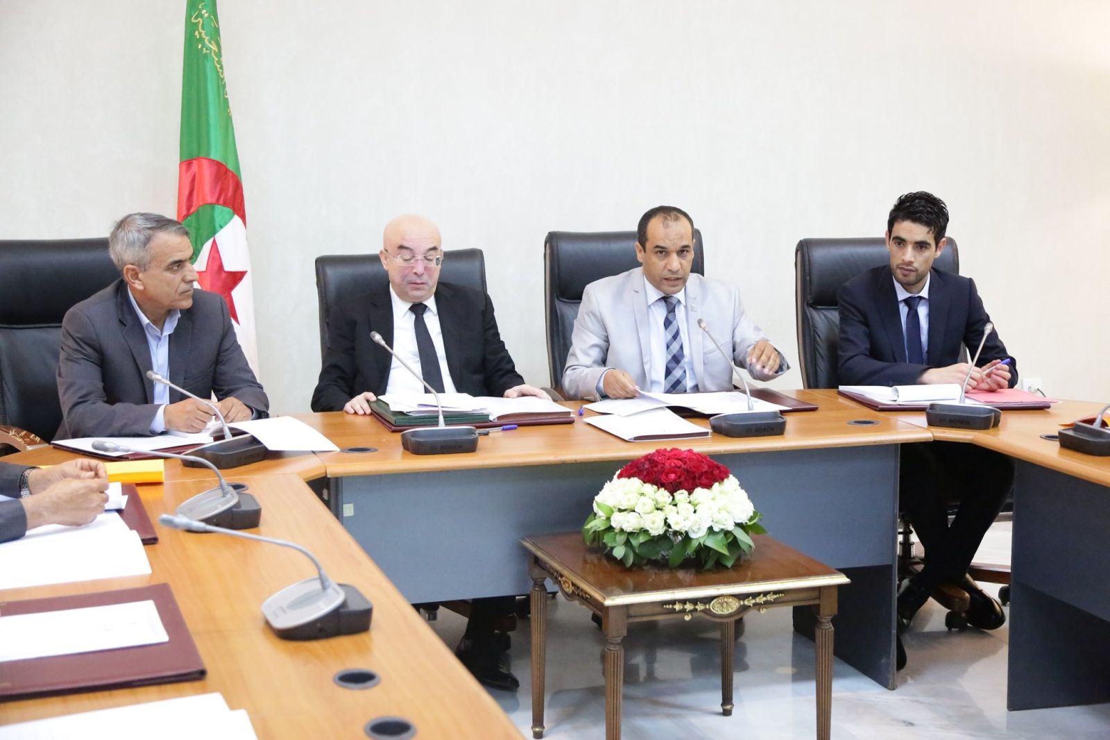 لجنة الشؤون القانونية تستمع لعرض وزير الداخلية حول مشروع قانون الوقاية من أخطار الحريق والفزع