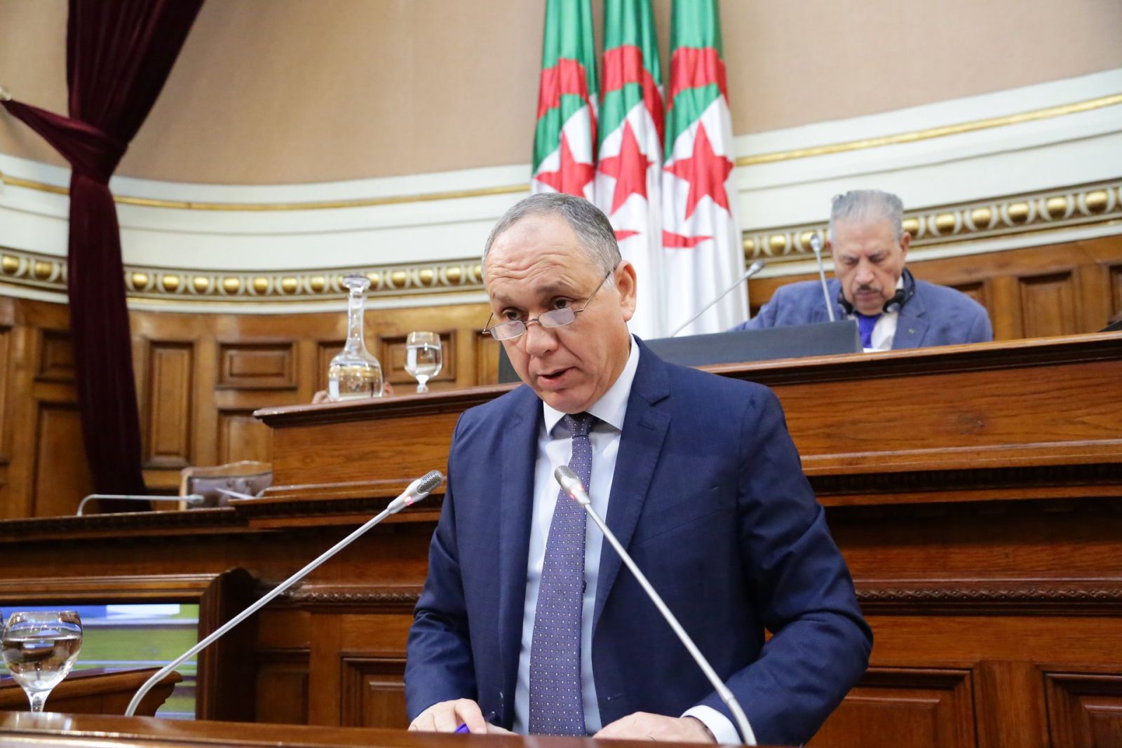 أعضاء مجلس الأمة يناقشون مشروع القانون الذي يعدل ويتمم القانون رقم 04-19 والمتعلق بتنصيب العمال ومراقبة التشغيل، المعدل والمتمم