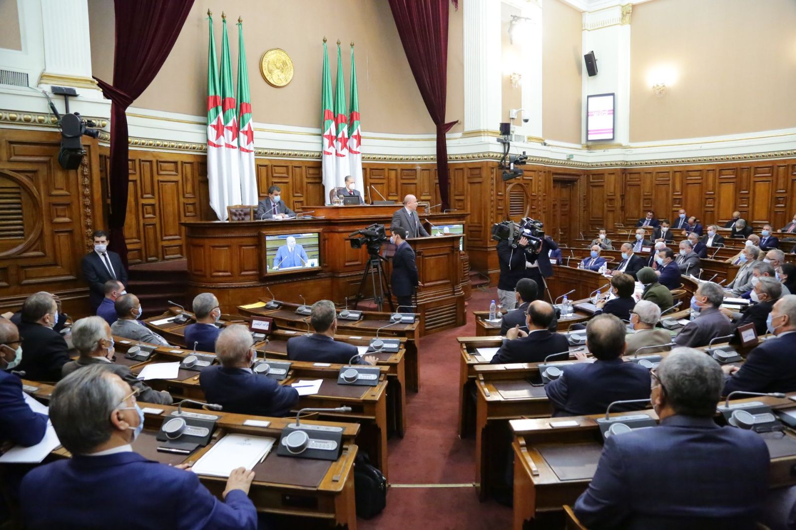 أعضاء مجلس الأمة يناقشون نصّ القانون المتضمن قانون المالية لسنة 2021