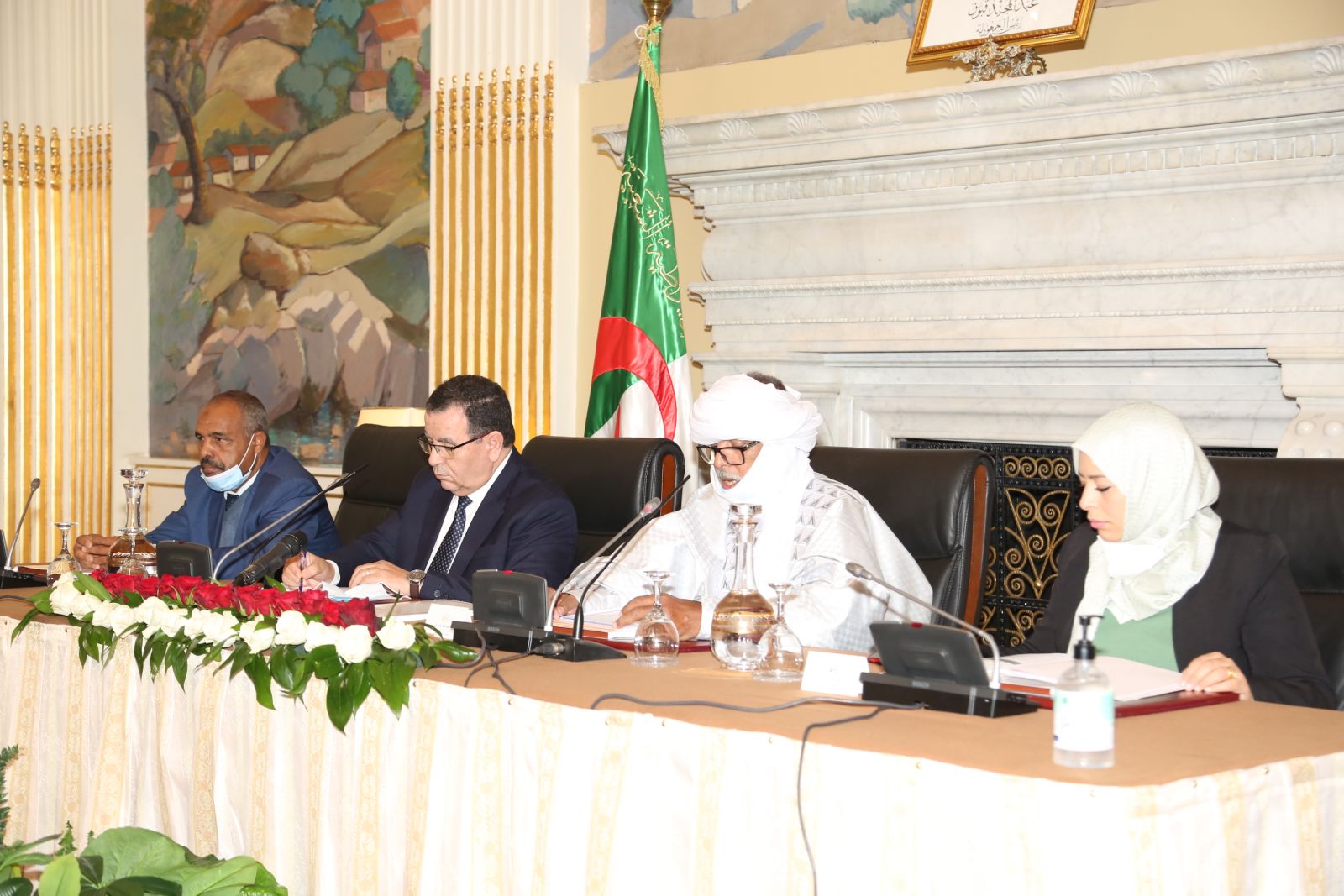 لجنة الصحة والشؤون الاجتماعية والعمل والتضامن الوطني تستمع إلى السيد وزير العمل