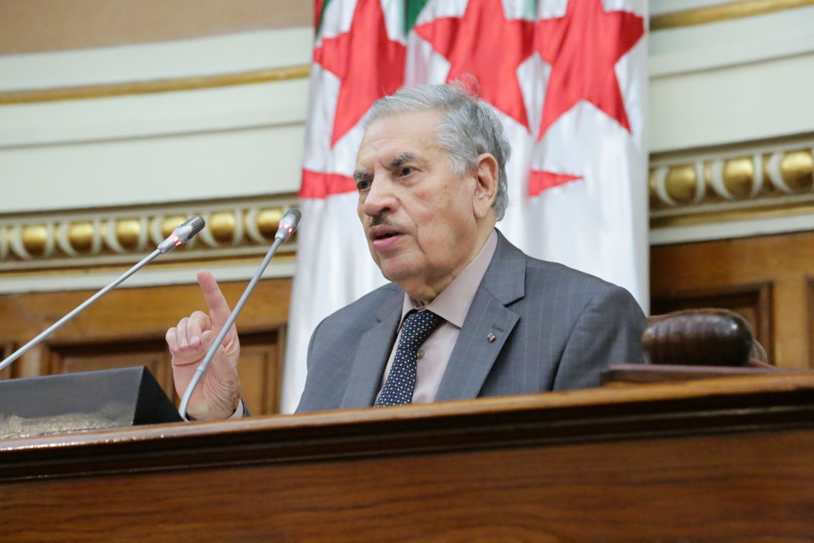 بيان صحفي صادر عن مكتب مجلس الأمة بتاريخ 20 فيفري 2021
