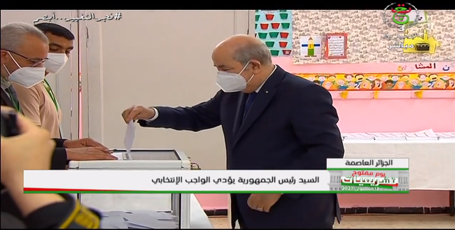 رئيس الجمهورية السيد عبد المجيد تبون يؤدي واجبه الانتخابي بمدرسة أحمد عروة بوشاوي