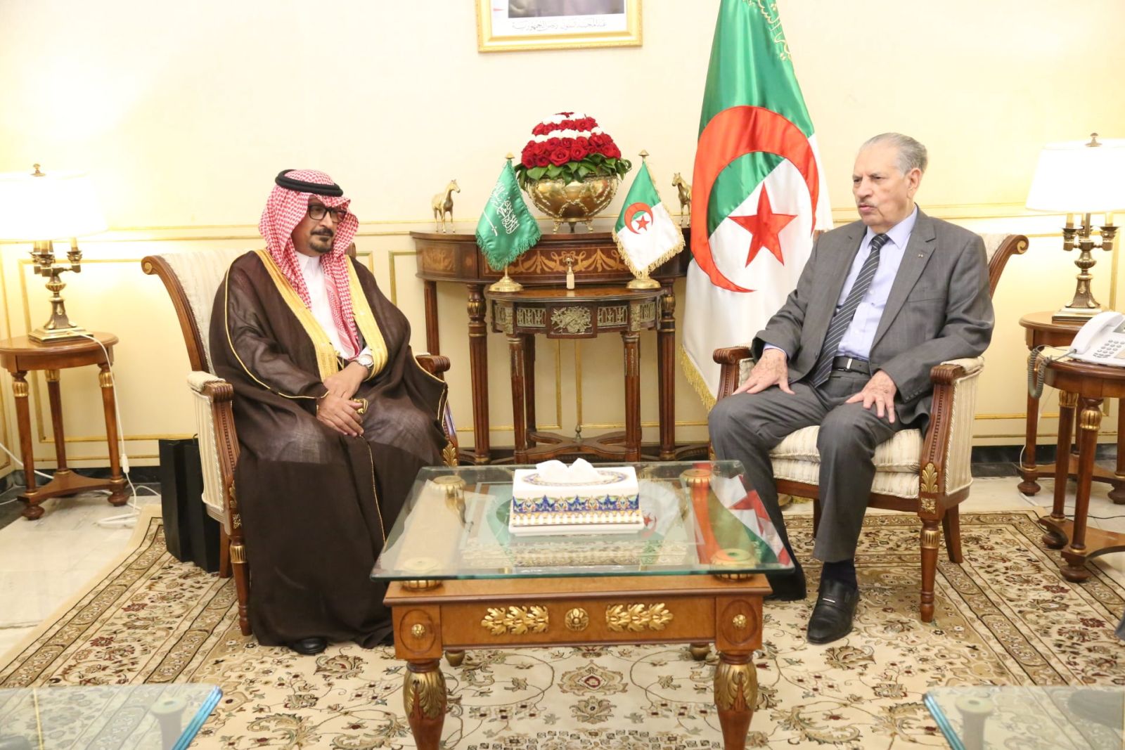 رئيس مجلس الأمة يستقبل سعادة سفير المملكة العربية السعودية بالجزائر