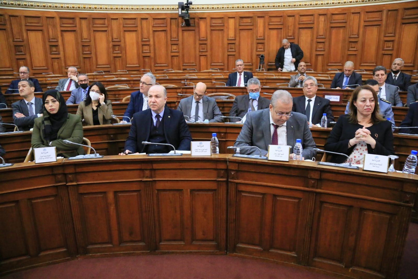 أعضاء مجلس الأمة يواصلون مناقشة مشروع القانون المتضمن قانون المالية لسنة 2022 ويستمعون إلى ردّ السيد الوزير الأوّل، وزير المالية