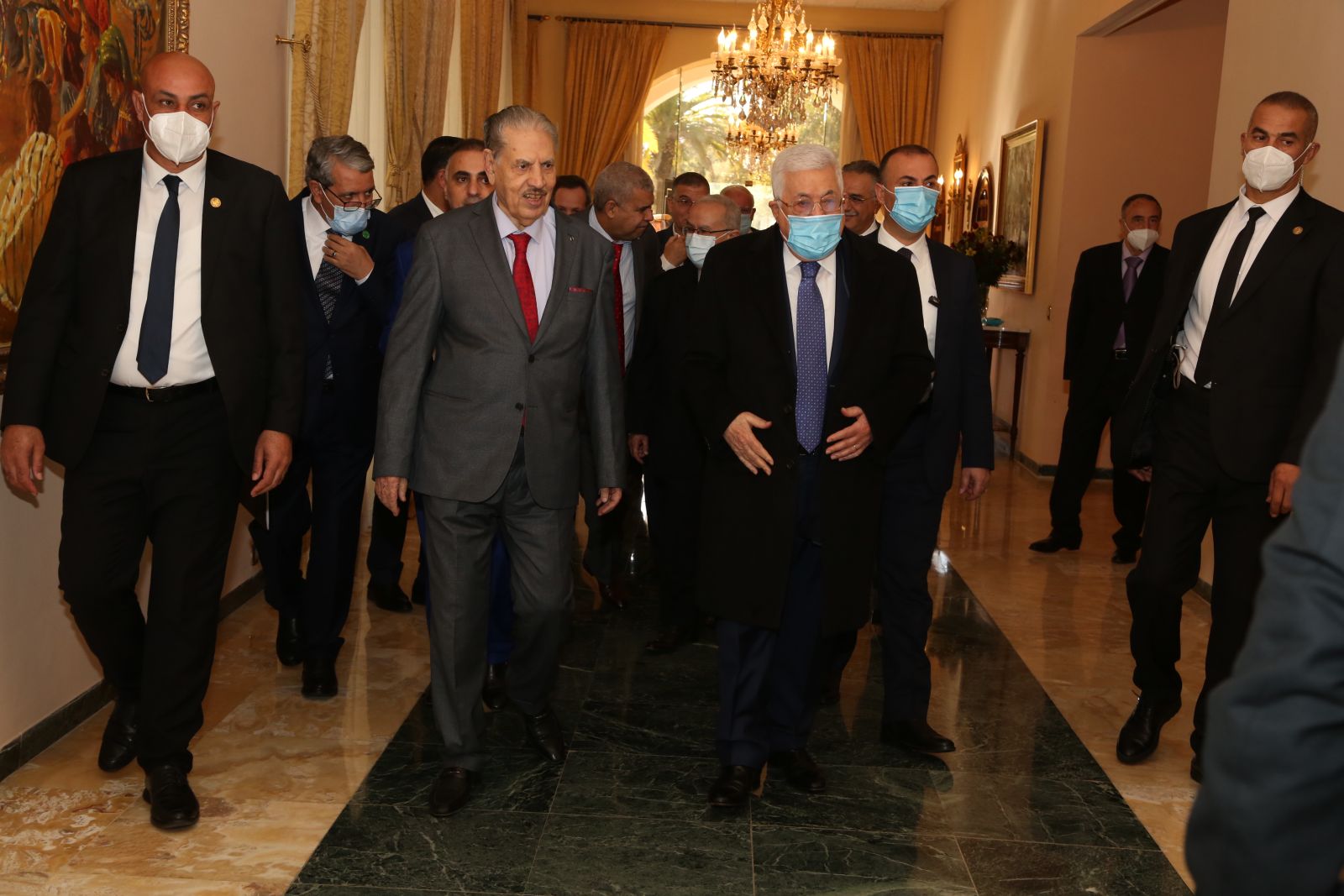 بتكليف من السيد رئيس الجمهورية، السيد رئيس مجلس الأمة، يقيم مأدبة غداء على شرف السيد رئيس دولة فلسطين
