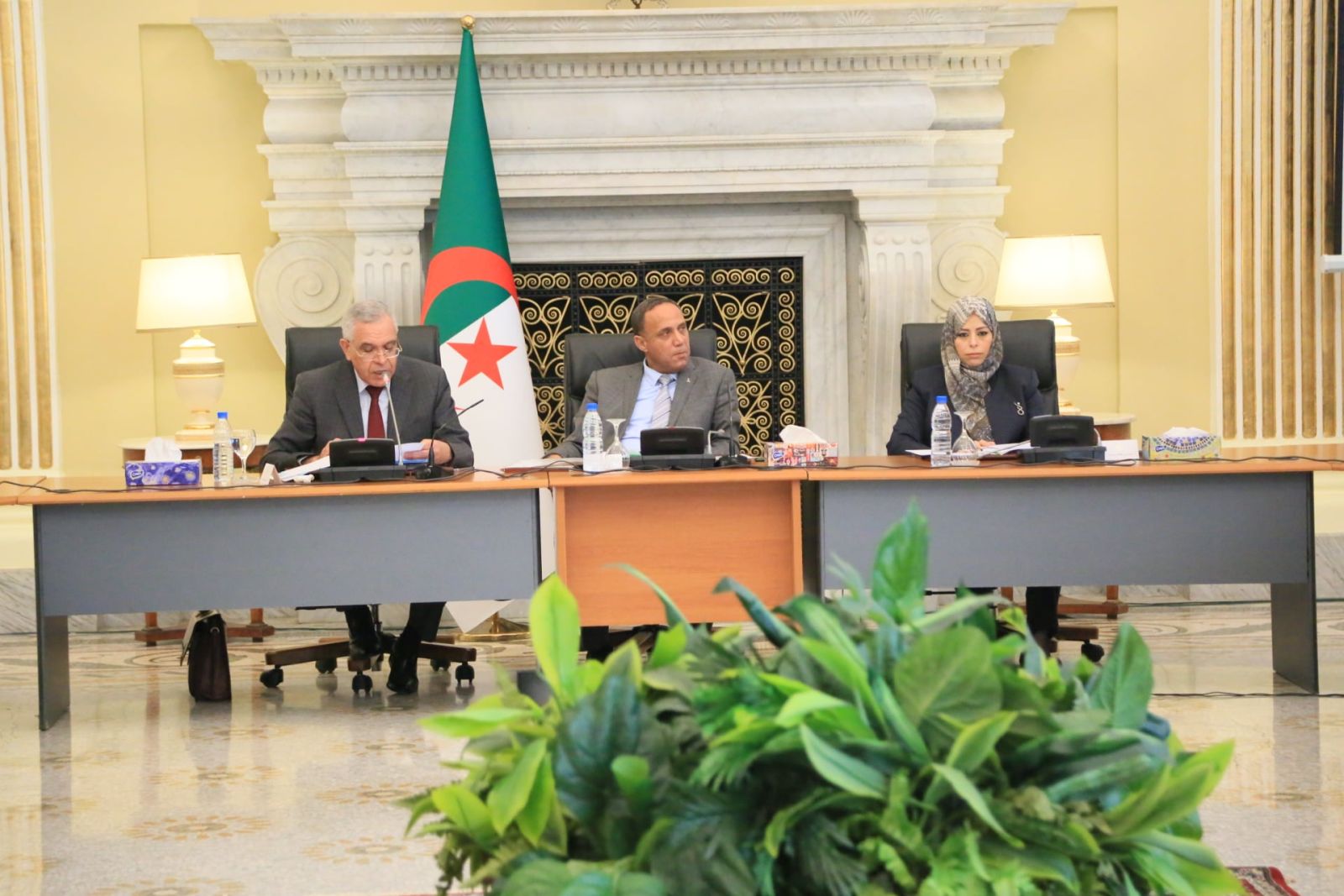 لجنة الشؤون القانونية تستمع إلى السيد وزير العدل