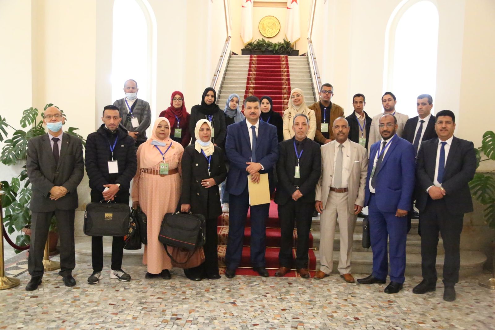 مجموعة من طلبة معهد الحقوق والعلوم السياسية بجامعة محمـد طاهري ببشار في زيارة إلى مجلس الأمة