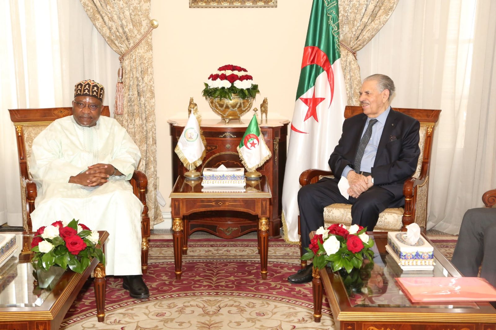 السيد رئيس مجلس الأمة يستقبل السيد الأمين العام لاتحاد مجالس الدول الأعضاء في منظمة التعاون الإسلامى
