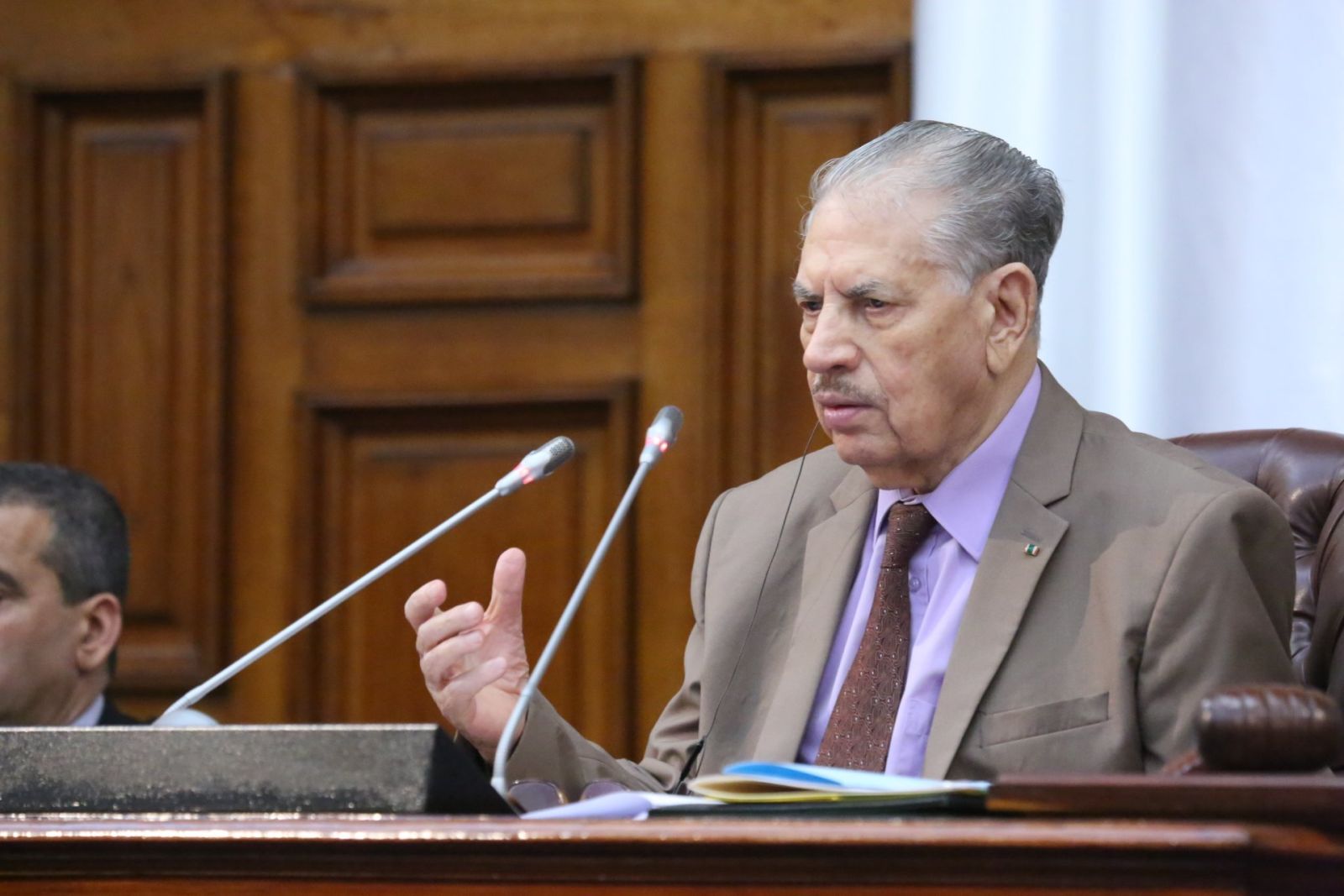 أعضاء مجلس الأمة يناقشون نصّ القانون الذي يحدد القواعد المنظمة للمناطق الحرة