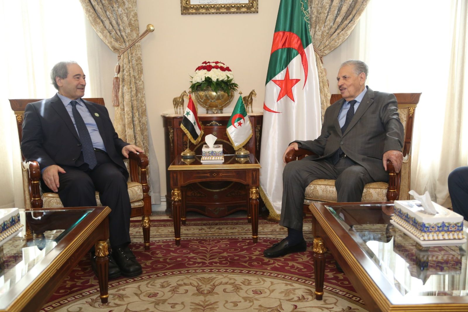 رئيس مجلس الأمة يستقبل وزير الخارجية والمغتربين للجمهورية العربية السورية