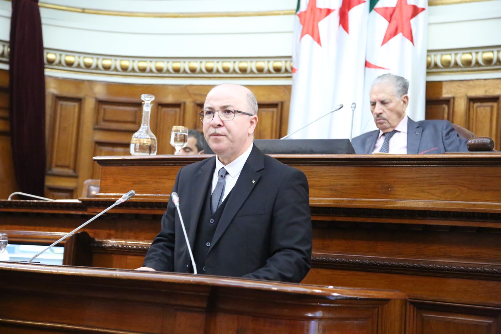 الوزير الأول، السيد أيمن بن عبد الرحمان، يعرض بمقر مجلس الأمة بيان السياسة العامة للحكومة