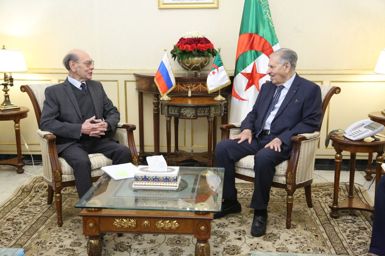 السيد صالح قوجيل، رئيس مجلس الأمة يستقبل سعادة السيد فاليريان شوفايف سفير فيدرالية روسيا بالجزائر