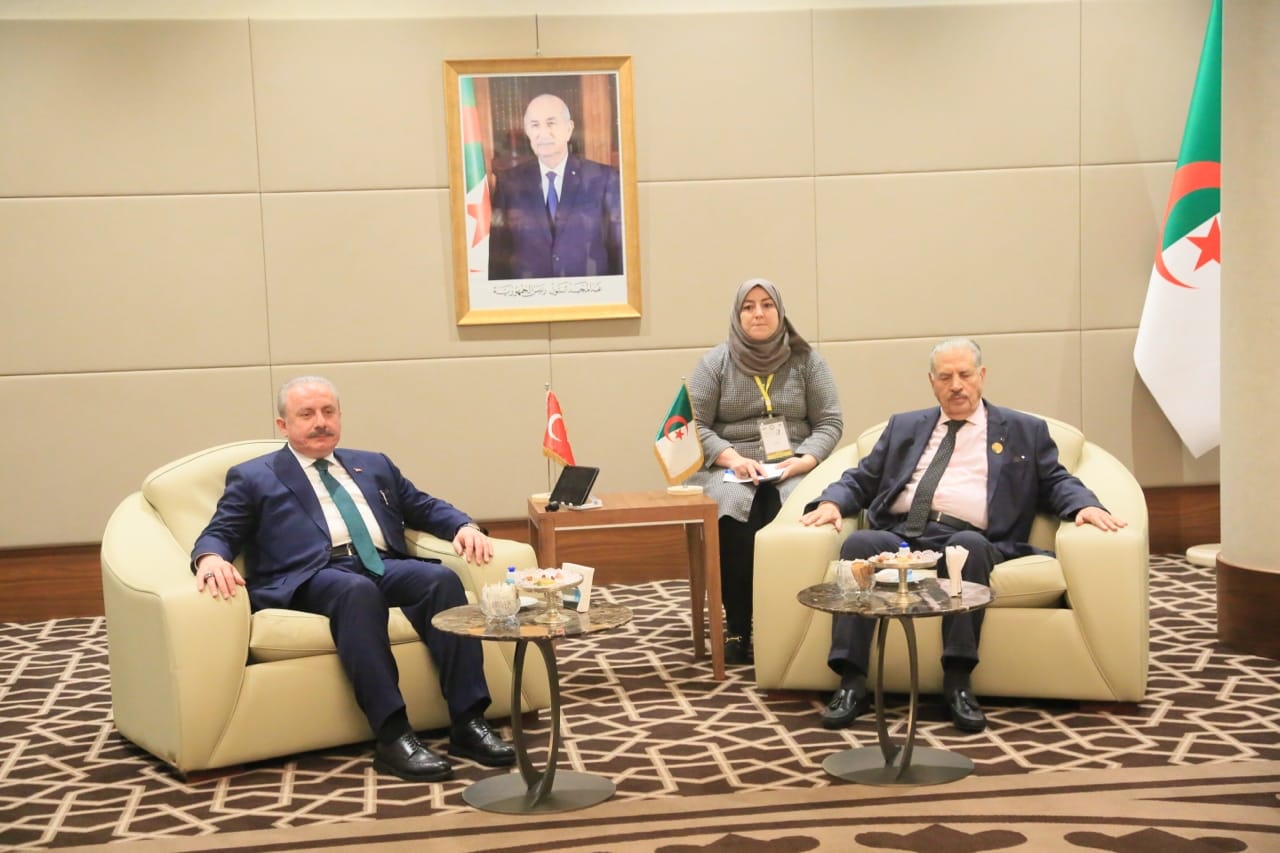 رئيس مجلس الأمة السيد صالح قوجيل يستقبل رئيس المجلس الوطني الكبير بتركيا السيد مصطفى شنطوب