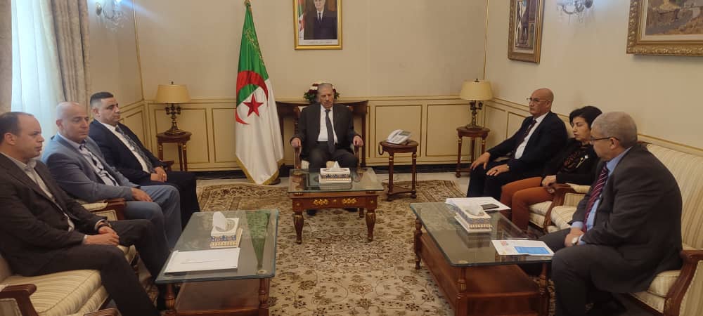 رئيس مجلس الأمة السيد صالح ڨوجيل يلتقي أعضاء الوفد البرلماني لمجلس الأمة، قبل مغادرته إلى العاصمة اللبنانية بيروت، أين سيشارك في أشغال المنتدى العربي للتنمية المستدامة