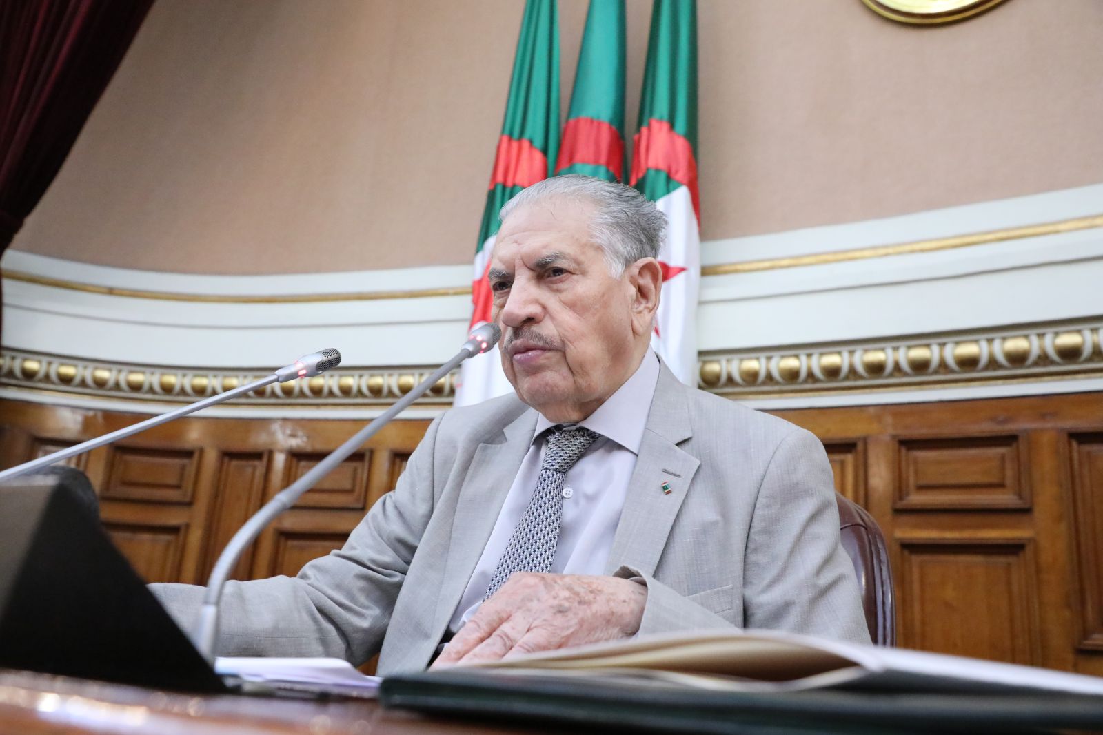 أعضاء مجلس الأمة يناقشون نص القانون المتعلق بممارسة الحق النقابي