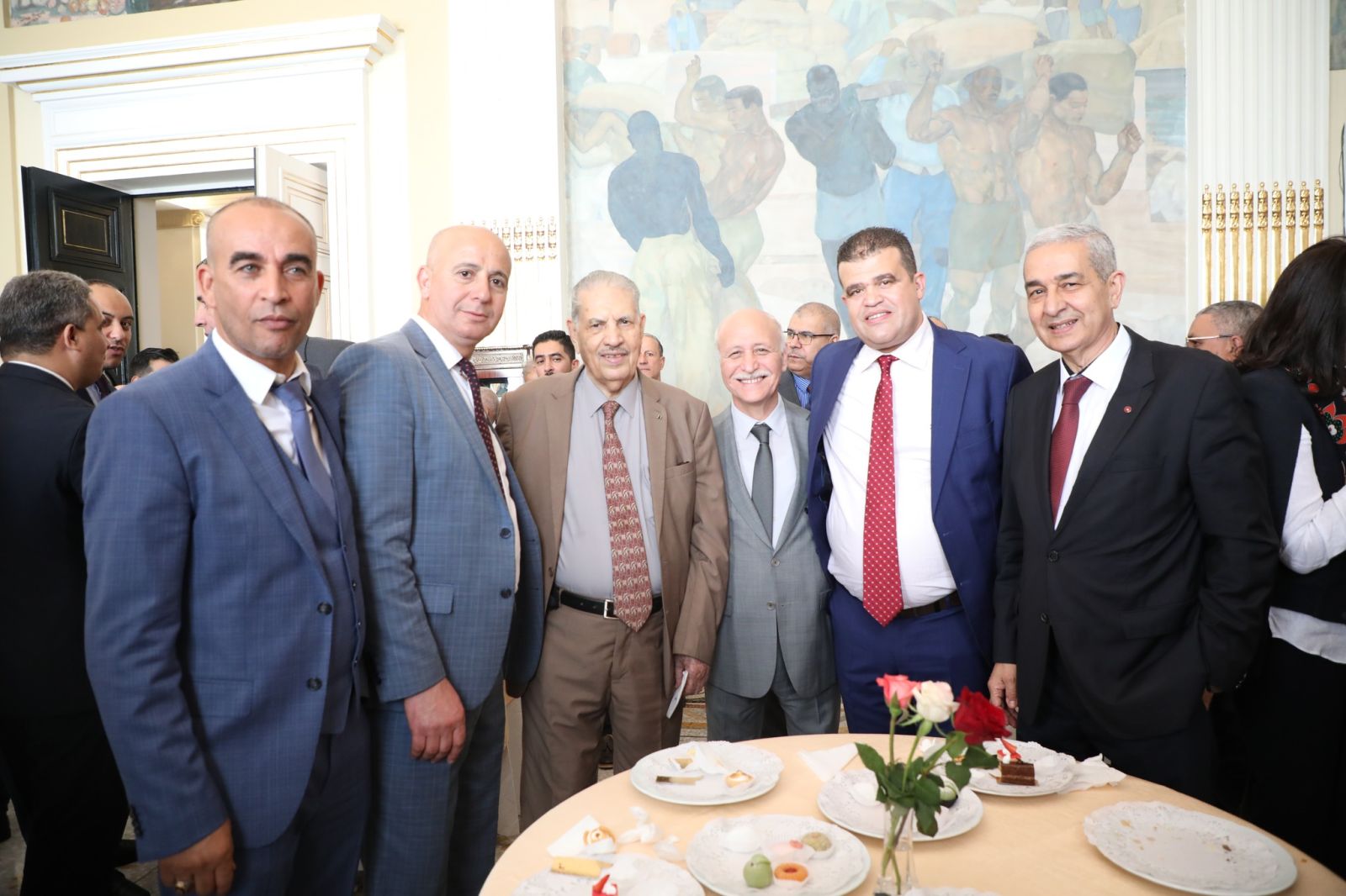 في حفل استقبال أنتُظم بمقر مجلس الأمة: السيد صالح قوجيل رئيس مجلس الأمة يتبادل التهاني مع السيدات والسادة أعضاء وإطارات وعمال مجلس الأمة