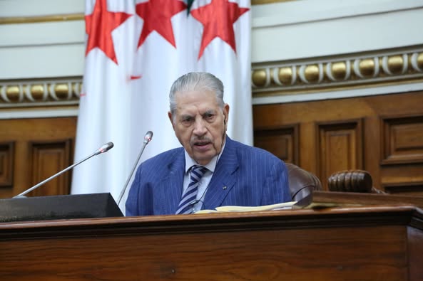 السيد صالح قوجيل، رئيس مجلس الأمة يُرافع في جلسة المصادقة على ثلاثة (03) نصوص قوانين من أجل الحفاظ على استقلال الجزائر السياسي وتعزيزه بالاستقلال الاقتصادي