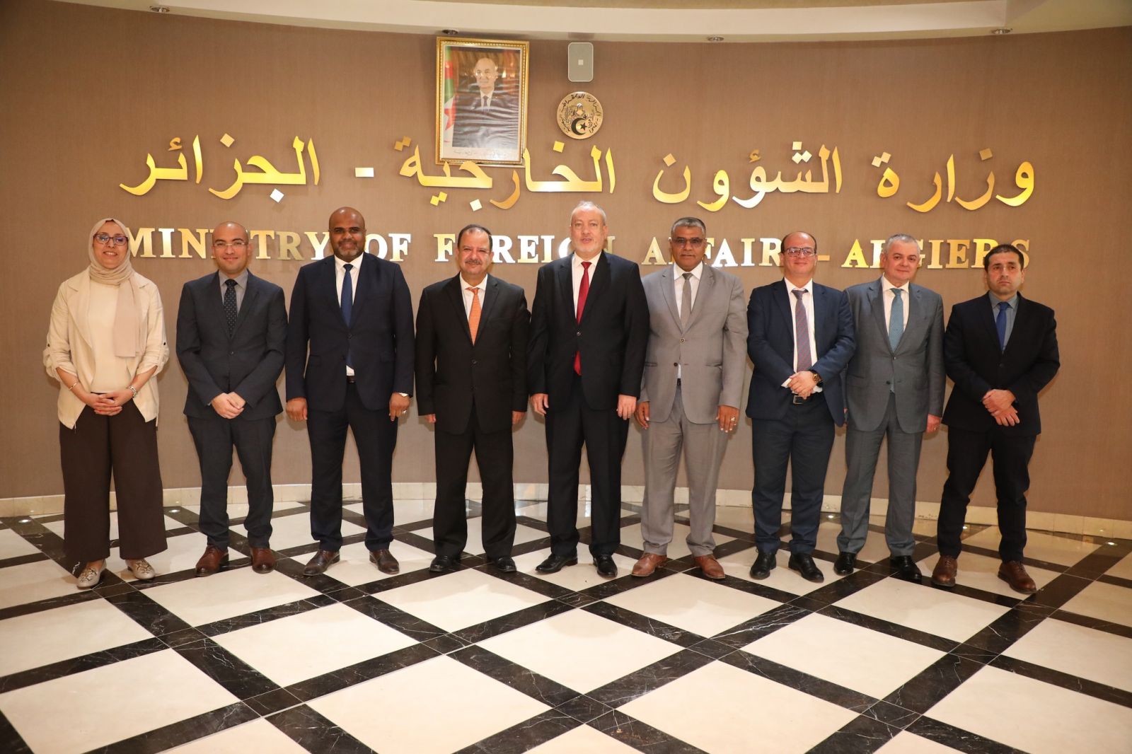 وفد البعثة الاستعلامية المؤقتة عن لجنة الشؤون الخارجية و الجالية الوطنية بالخارج برئاسة السيد عمر دادي عدون يزور المعهد الدبلوماسي والعلاقات الدولية اليوم الثلاثاء 13 جوان 2023 بالجزائر العاصمة