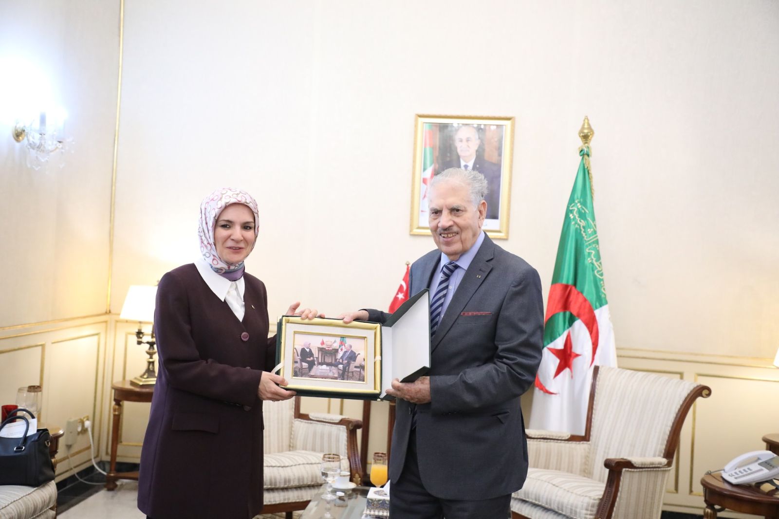 السيد صالح ڨوجيل، رئيس مجلس الأمة يستقبل سعادة السيدة ماهينور اوقديمير قوكتاس سفيرة جمهورية تركيا بالجزائر