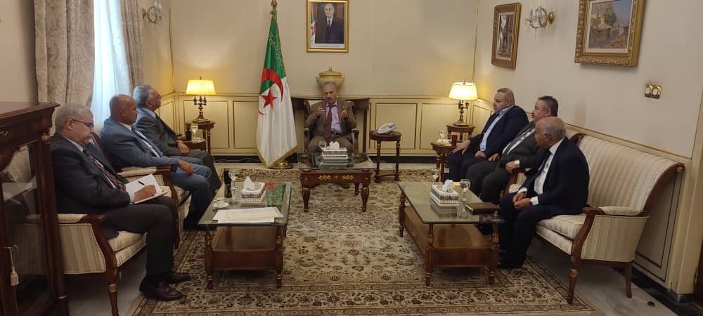 السيد صالح ڨوجيل، رئيس مجلس الأمة يعقد جلسة تشاورية مع السادة رؤساء المجموعات البرلمانية