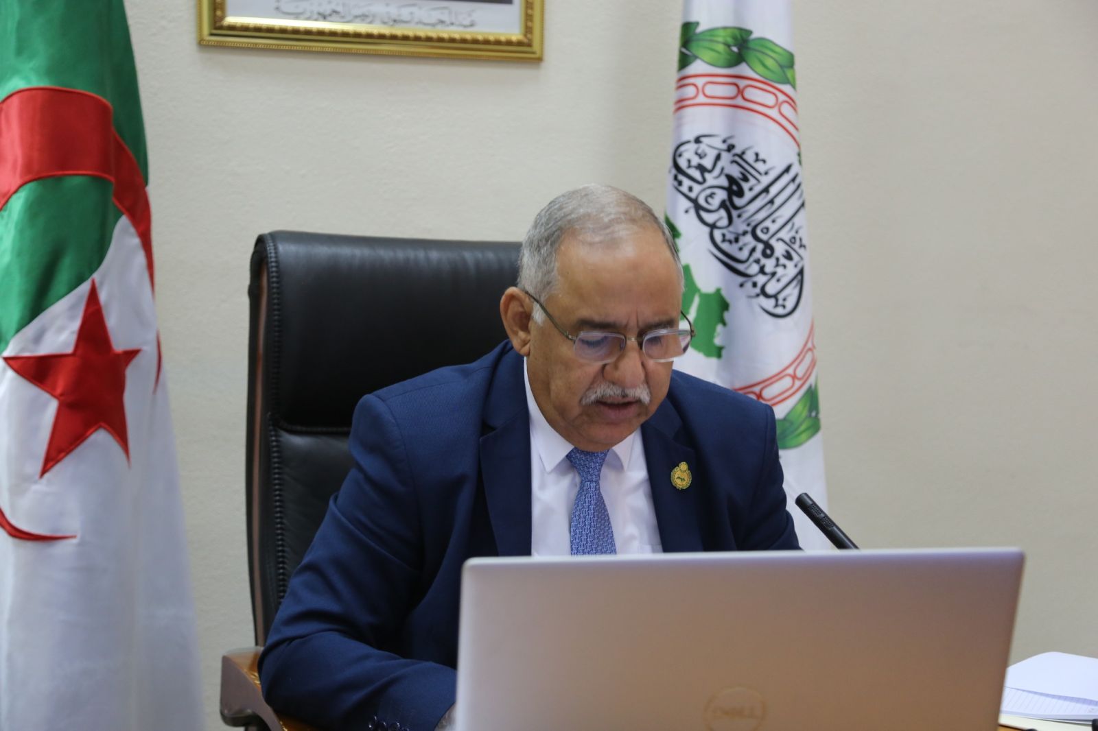 البرلمان العربي يؤكد أهمية تعزيز أمن المناطق الحدودية بين دول منطقة الساحل في مواجهة التنظيمات الإرهابية