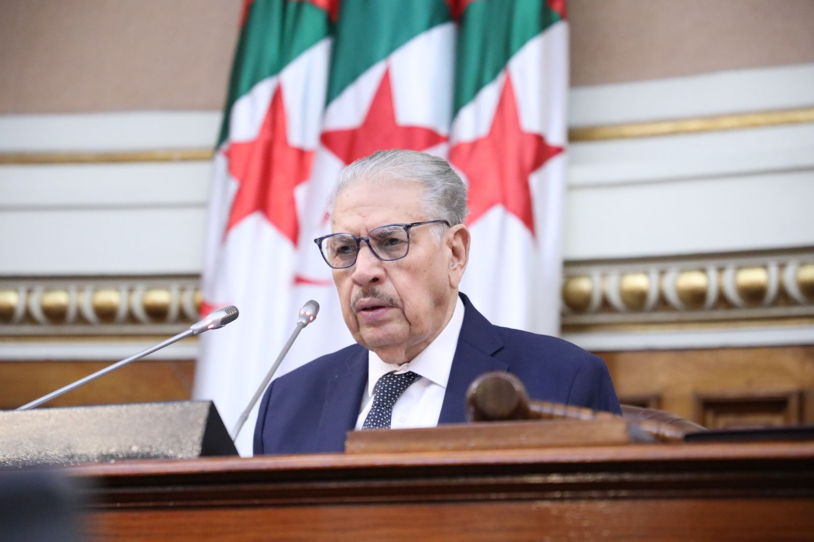 أعضاء مجلس الأمة يناقشون نص قانون عضوي يعدل ويتمم القانون العضوي رقم 18-15 المؤرخ في 22 ذي الحجة عام 1439 الموافق 2 سبتمبر سنة 2018، يتعلق بقوانين المالية، المعدل والمتمم ويُصادقون عليه
