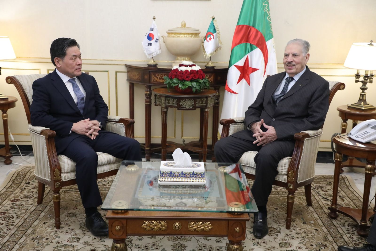 السيد صالح قوجيل، رئيس مجلس الأمة يستقبل سعادة السيد يوكي-جون You Ki- Jun  سفير جمهورية كوريا بالجزائر