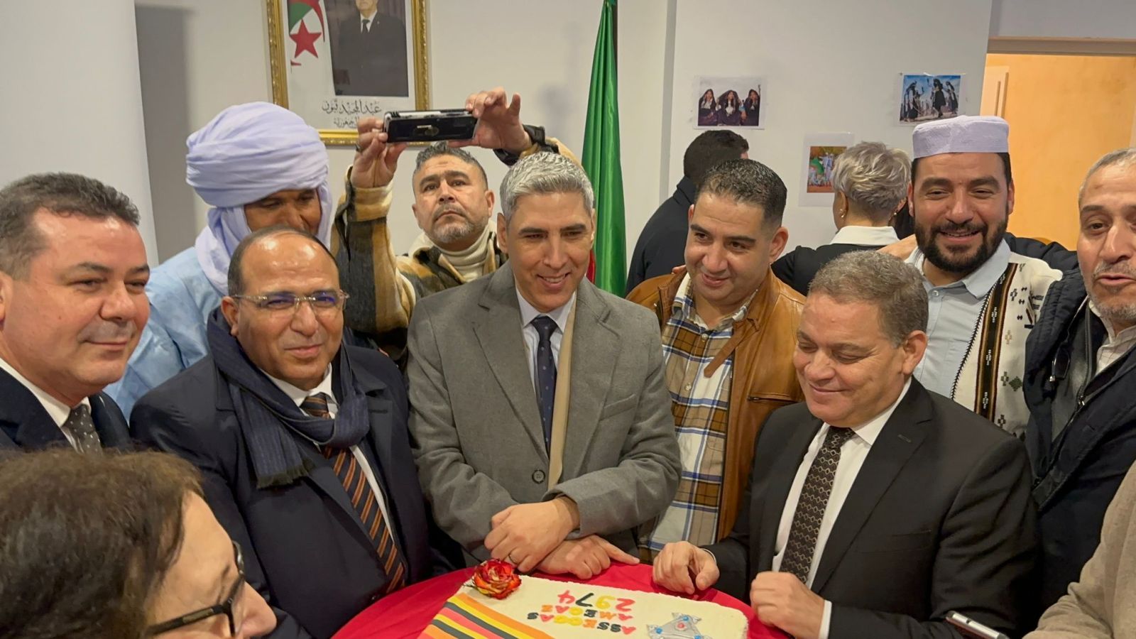 رئيس لجنة الشؤون الخارجية والتعاون الدولي والجالية الجزائرية في الخارج يشارك الجالية الوطنية بفرانكفورت احتفالات السنة الأمازيغية الجديدة
