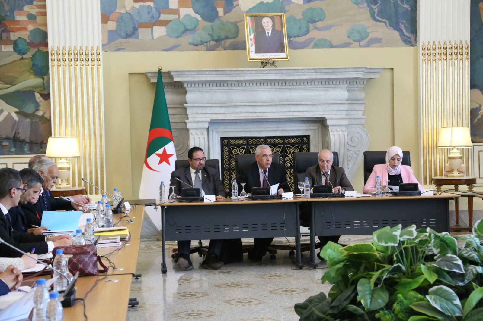 لجنة الشؤون القانونية والإدارية وحقوق الإنسان والتنظيم المحلي وتهيئة الإقليم والتقسيم الإقليمي  برئاسة السيد محمد العيد بلاّع، تستمع إلى ممثل الحكومة، السيد عبد الرشيد طبي، وزير العدل