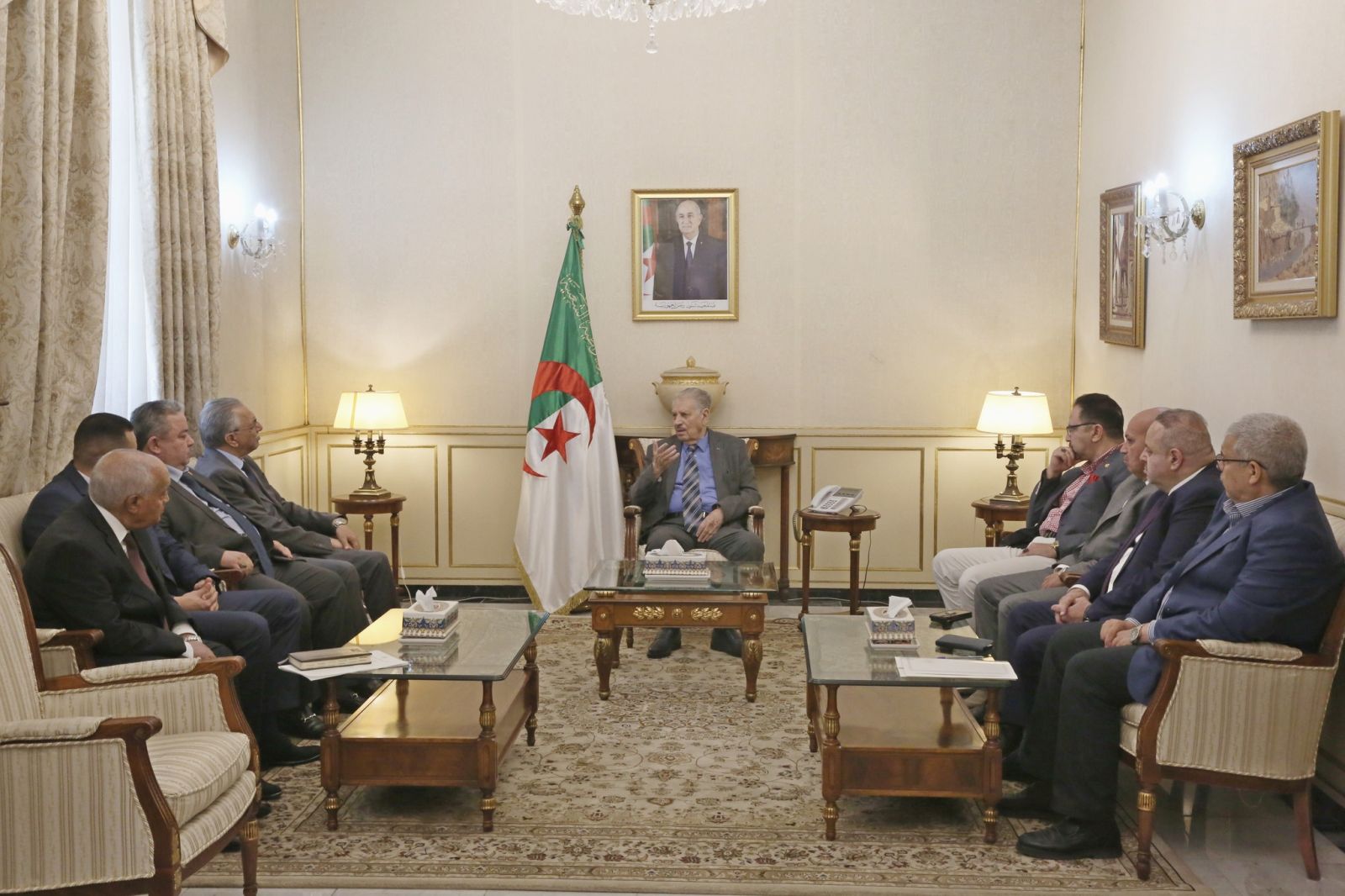 السيد صالح ڨوجيل، رئيس مجلس الأمة  يترأس اجتماعا تنسيقيا لوفد مجلس الأمة المشارك في مؤتمر "رابطة برلمانيون من أجل القدس"...