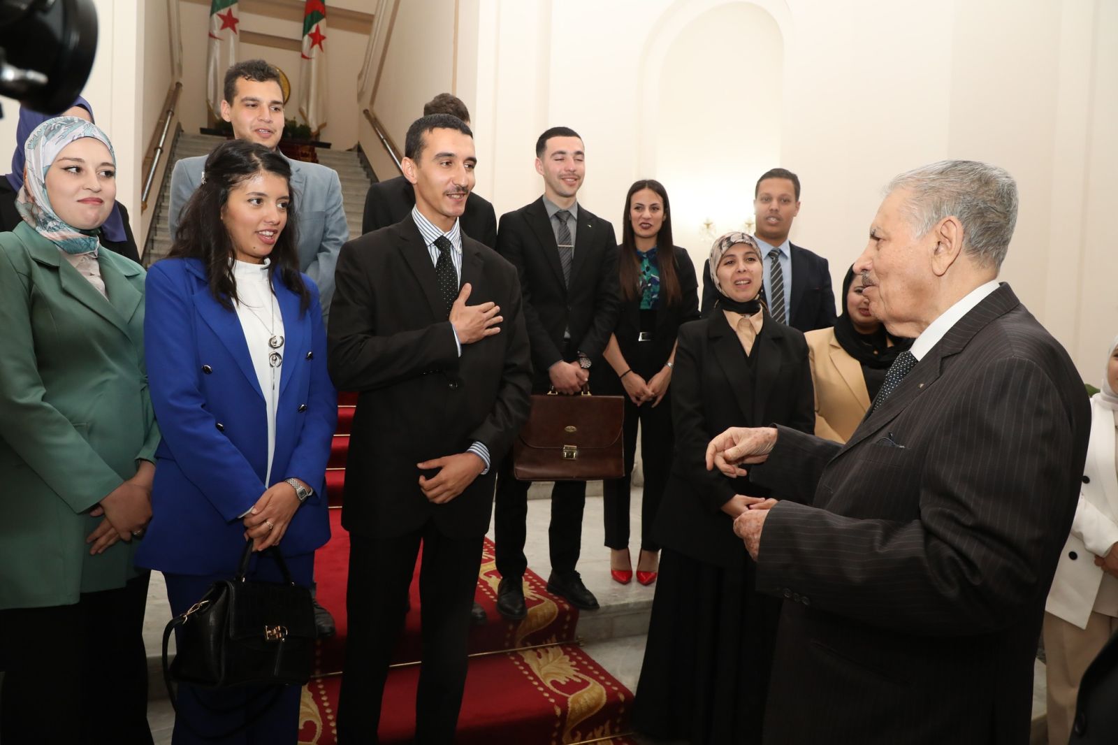 مجموعة من طلبة المدرسة الوطنية للإدارة مولاي أحمد مدغري تزور مجلس الأمة