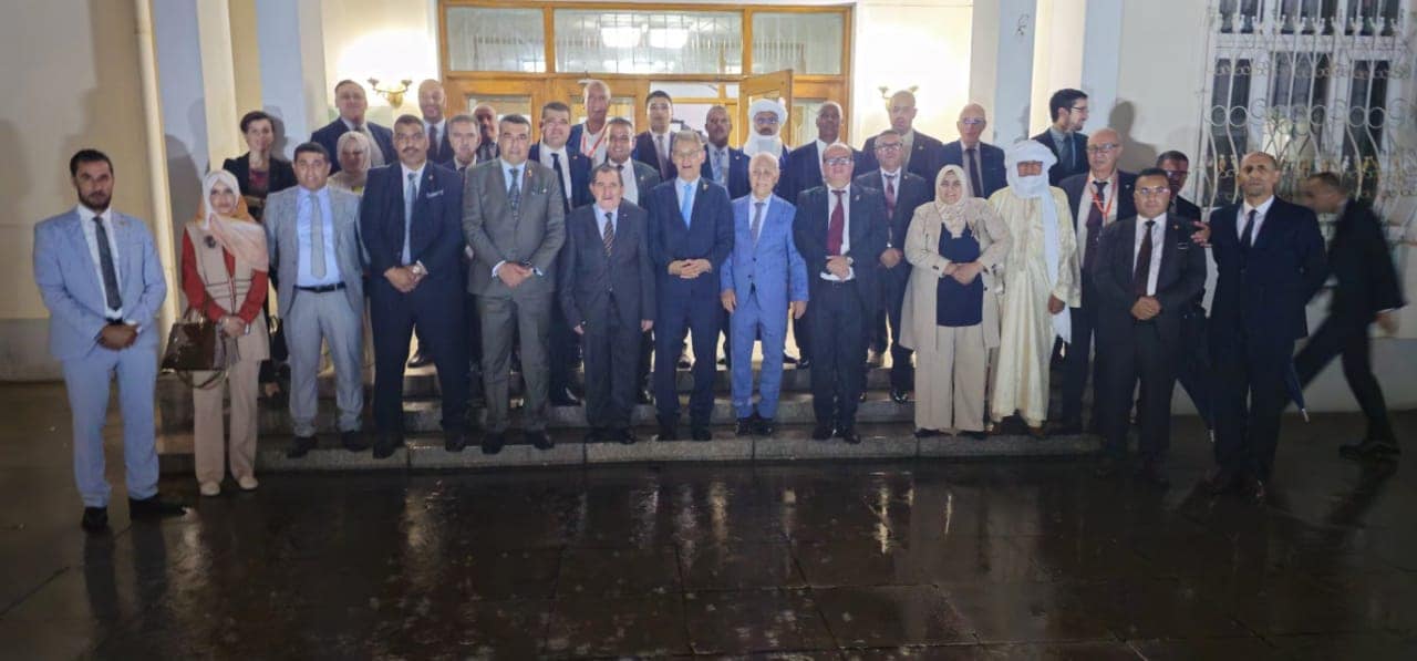 وفد مجلس الأمة المشارك في الدورة التكوينية بالصين، يلتقي سعادة السيد لحسن قايد سليمان، سفير الجزائر ببكين