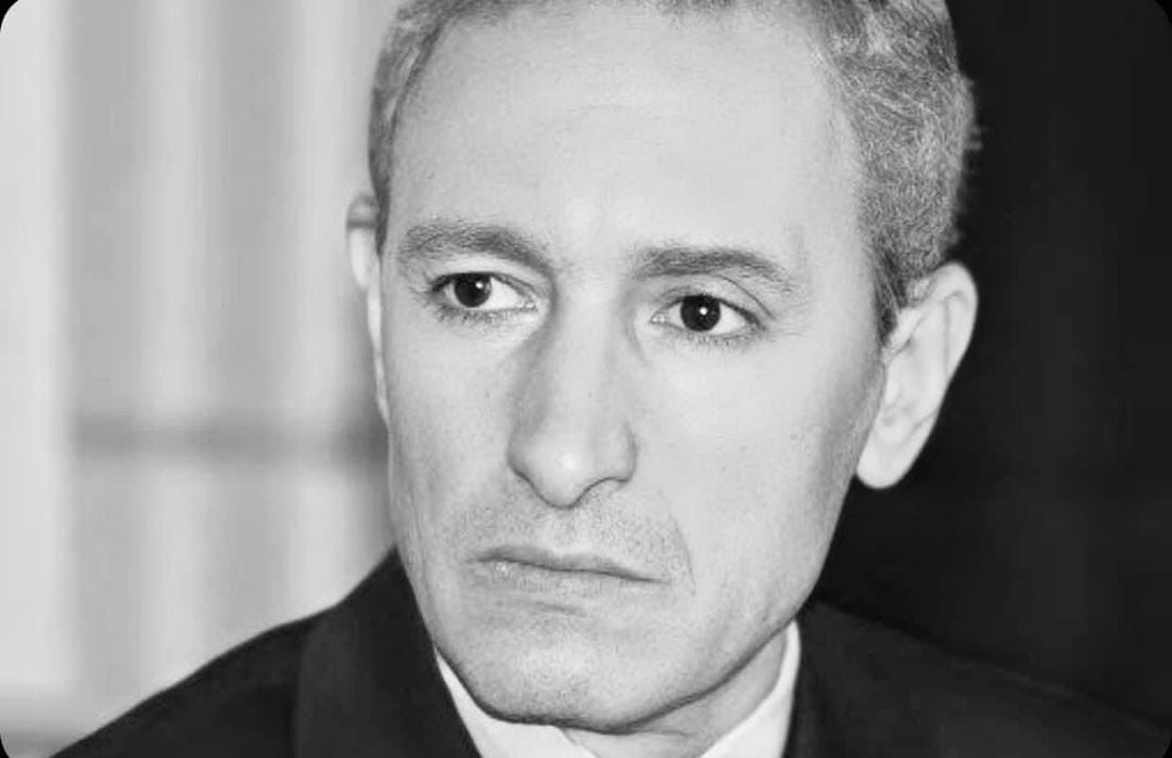 السيد صالح ڨوجيل رئيس مجلس الأمة يعزي عائلة المرحوم عبد الكريم حرشاوي.