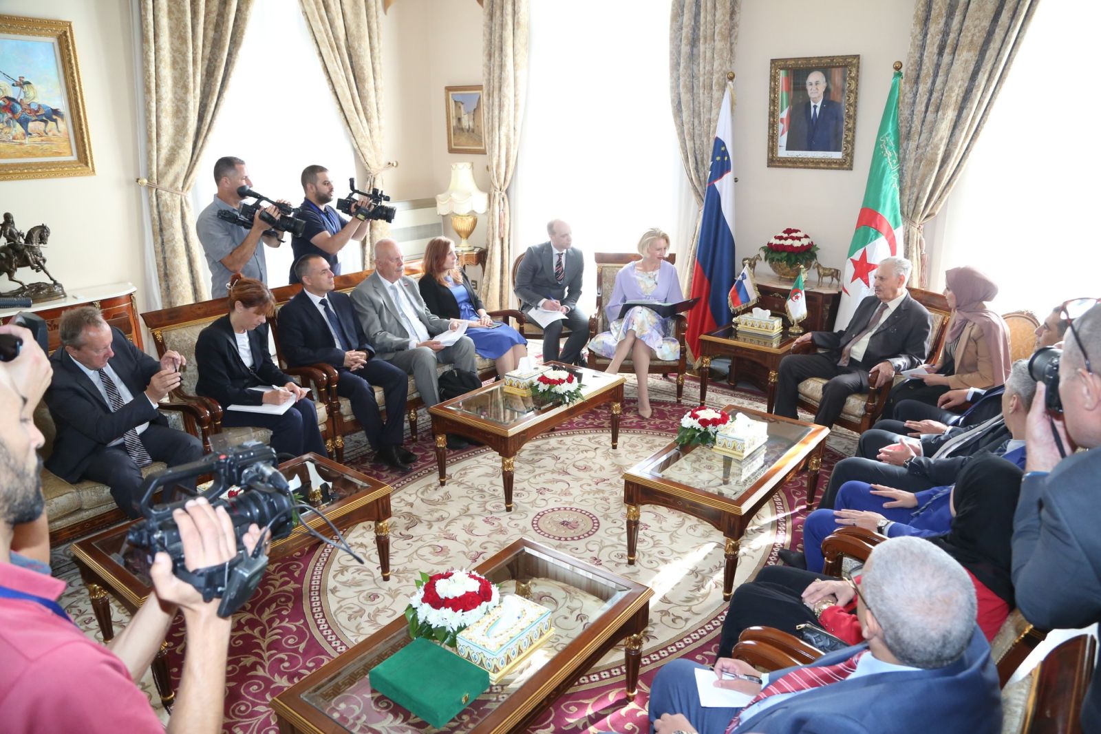 السيد صالح ڨوجيل، رئيس مجلس الأمة يستقبل السيدة أورشكا كلاكوتشار زوبانتشيتش، رئيسة الجمعية الوطنية لجمهورية سلوفينيا