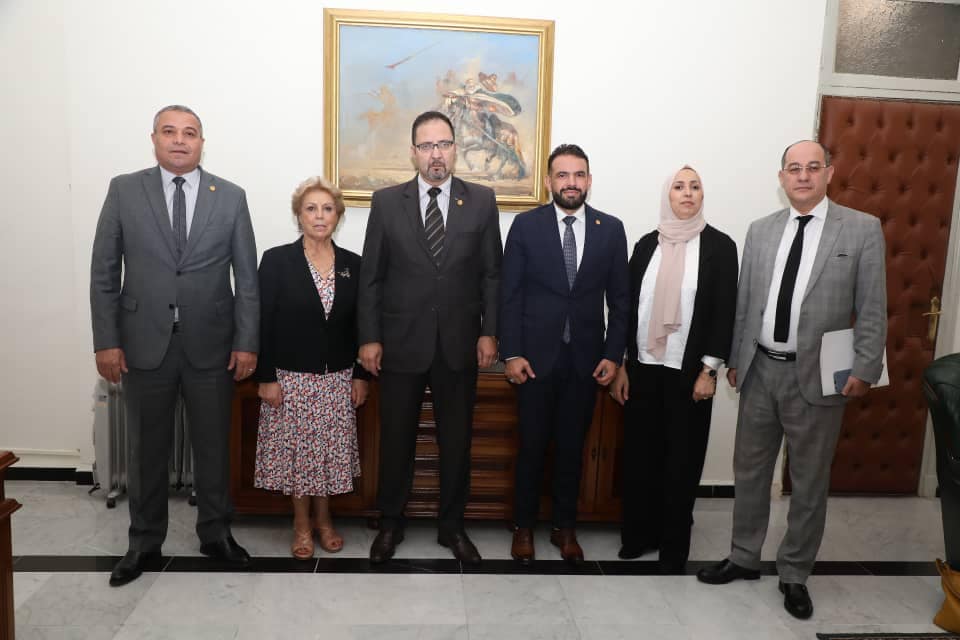 وفد عن مجلس الأمة ضمن وفد برلماني مشترك فيما بين غرفتي البرلمان الجزائري، برئاسة السيد براهيم بوغالي، رئيس المجلس الشعبي الوطني، يشارك في أشغال الجمعية 149 للاتحاد البرلماني الدولي والاجتماعات المصاحبة لها