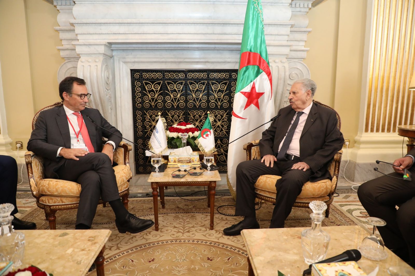 السيد صالح قوجيل، رئيس مجلس الأمة يستقبل وفدا  عن المجموعة الخاصة بالمتوسط والشرق الأوسط، ولجنة الديمقراطية والأمن، واللجنة الفرعية للمرونة والأمن المدني، وهي هيئات تابعة للجمعية البرلمانية لحلف شمال الأطلسي