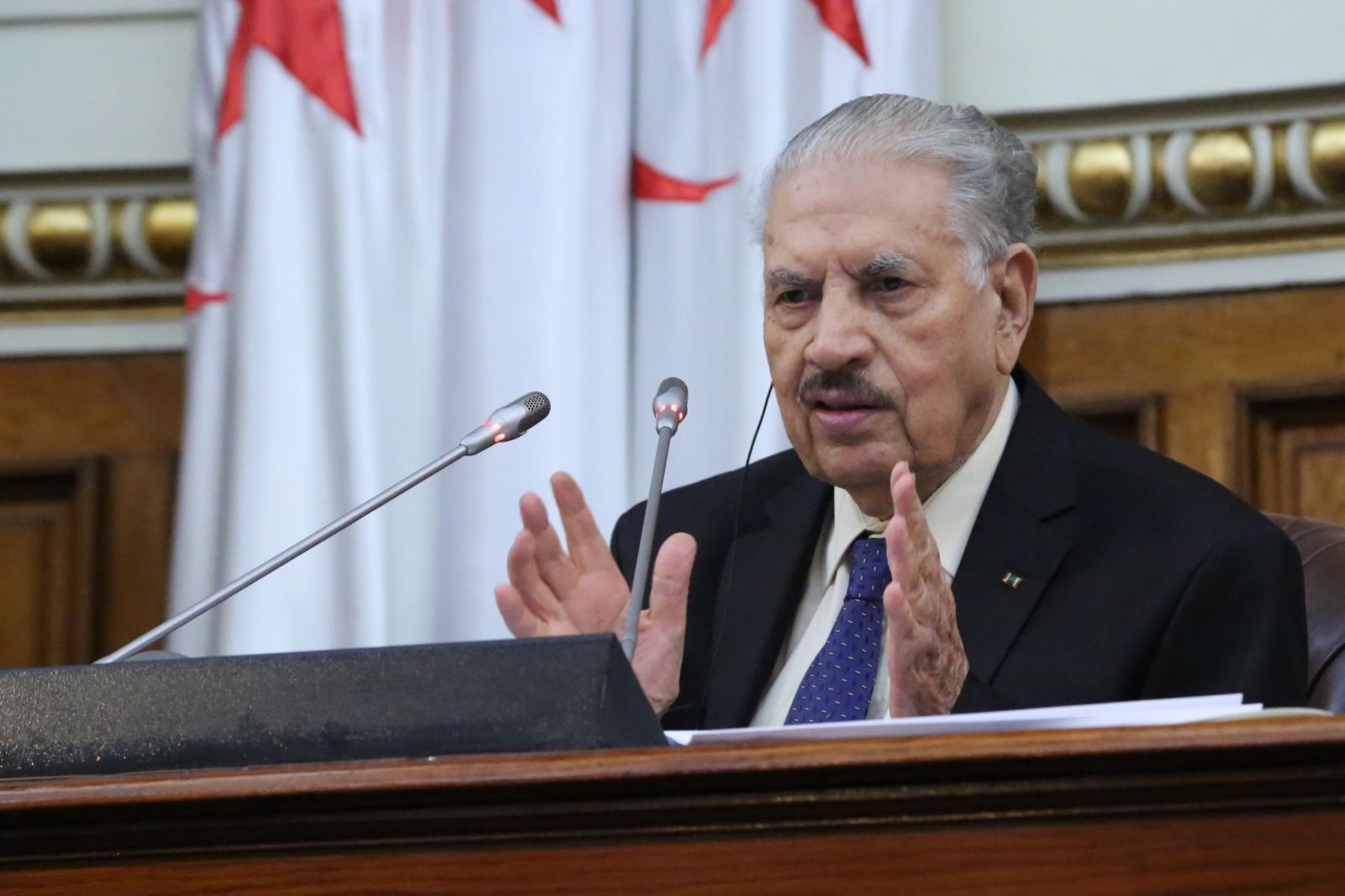 المجاهد صالح قوجيل، رئيس مجلس الأمة يدعو في ختام أشغال جلسة المصادقة على نص قانون يتضمّن قانون المالية لسنة 2025  إلى السير على النهج النوفمبري نهج الخلاص