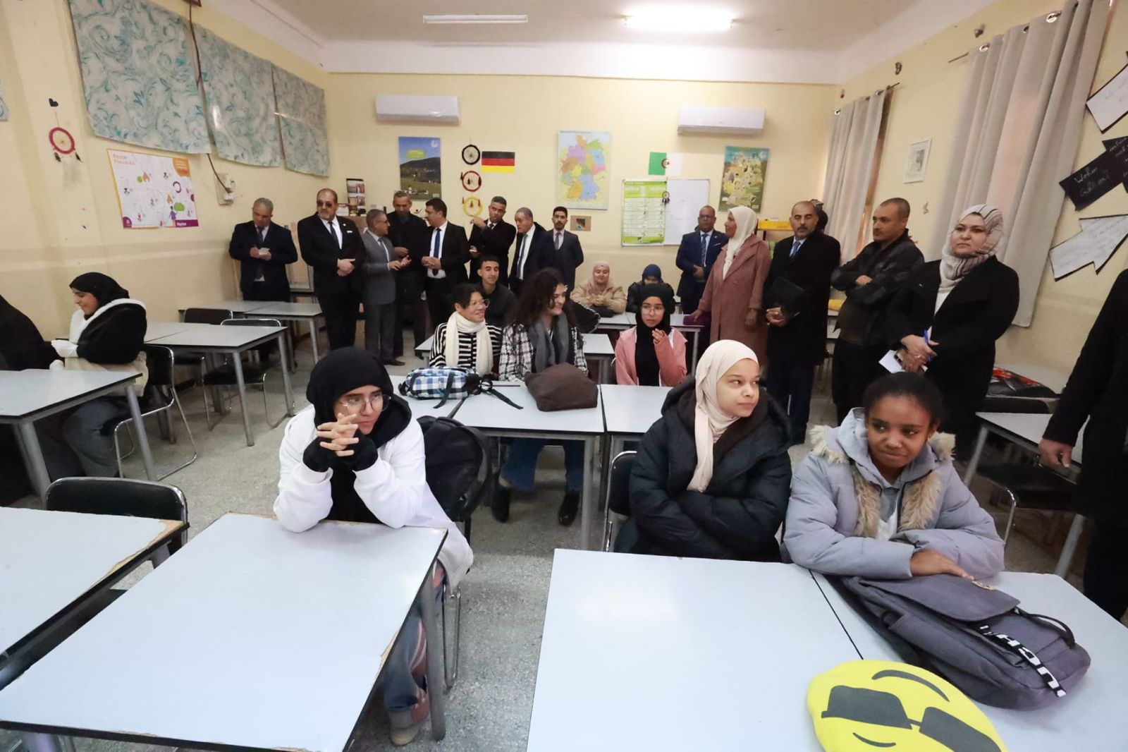 وفد عن لجنة التربية والتكوين والتعليم العالي والبحث العلمي والشؤون الدينية بمجلس الأمة في بعثة استعلامية مؤقتة إلى ولاية ورقلة.