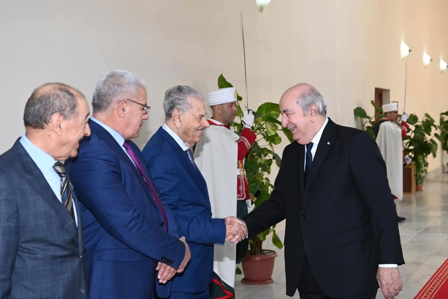 السيد صالح قوجيل، رئيس مجلس الأمة، يشارك في لقاء الحكومة مع الولاة، الذي أشرف عليه، رئيس الجمهورية السيد عبد المجيد تبون، تحت شعار "الجماعات المحلية قاطرة التنمية الوطنية"