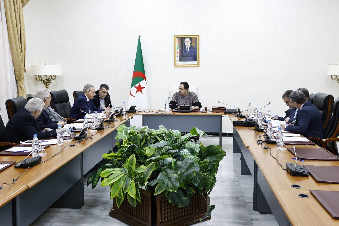 فوج العمل المكلف بالنظر في المشروع التمهيدي لقانون البلدية و المشروع التمهيدي لقانون الولاية يواصل أشغاله