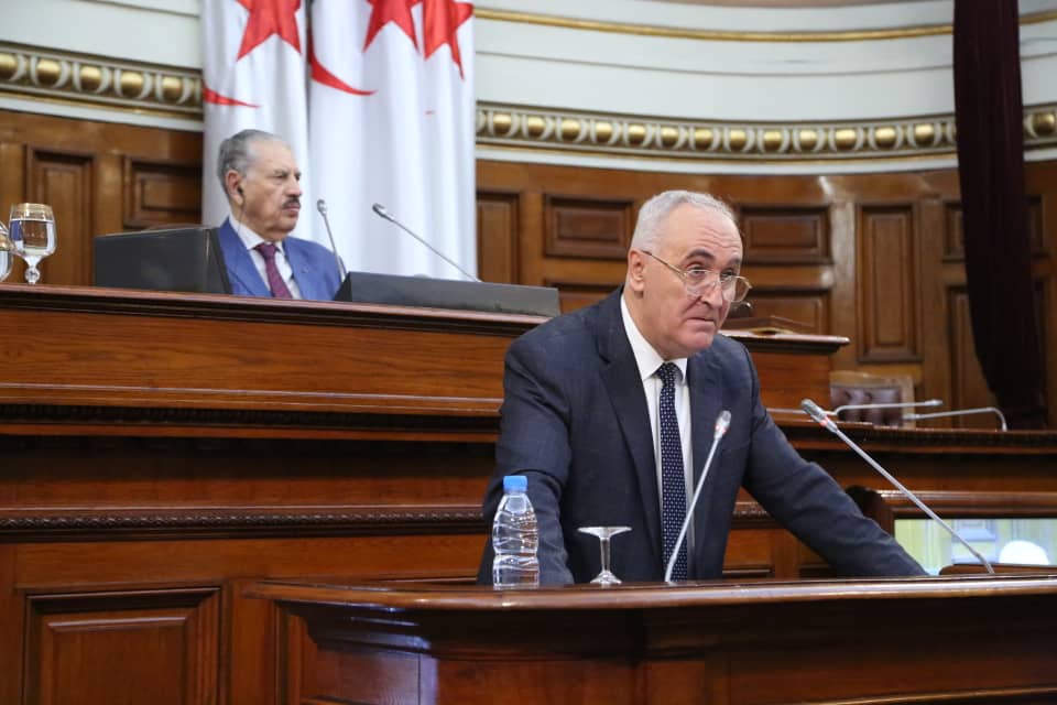 في جلسة علنية برئاسة السيد صالح ڤوجيل، رئيس مجلس الأمة أعضاء مجلس الأمة يشرعون في مناقشة نص القانون المتضمن قانون المالية لسنة 2025