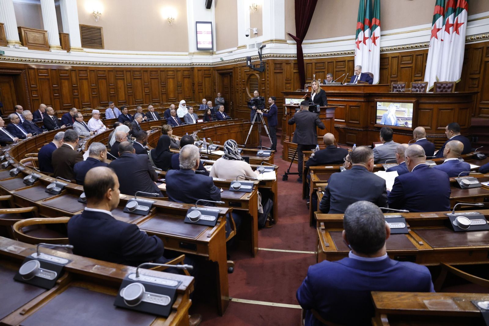 جلسة تقديم ومناقشة نص قانون يُعدِّل ويُتمِّم القانون المتعلق بتسيير النفايات ومراقبتها وإزالتها
