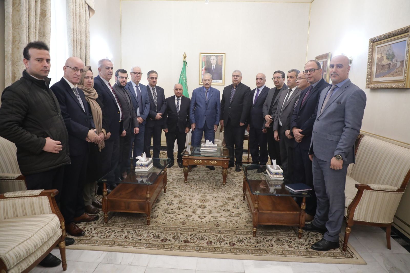 السيد صالح قوجيل، رئيس مجلس الأمة، يلتقي مع مجموعة من الإطارات السامية لمجلس الأمة، لتهنئتهم بمناسبة حلول السنة الجديدة 2025.