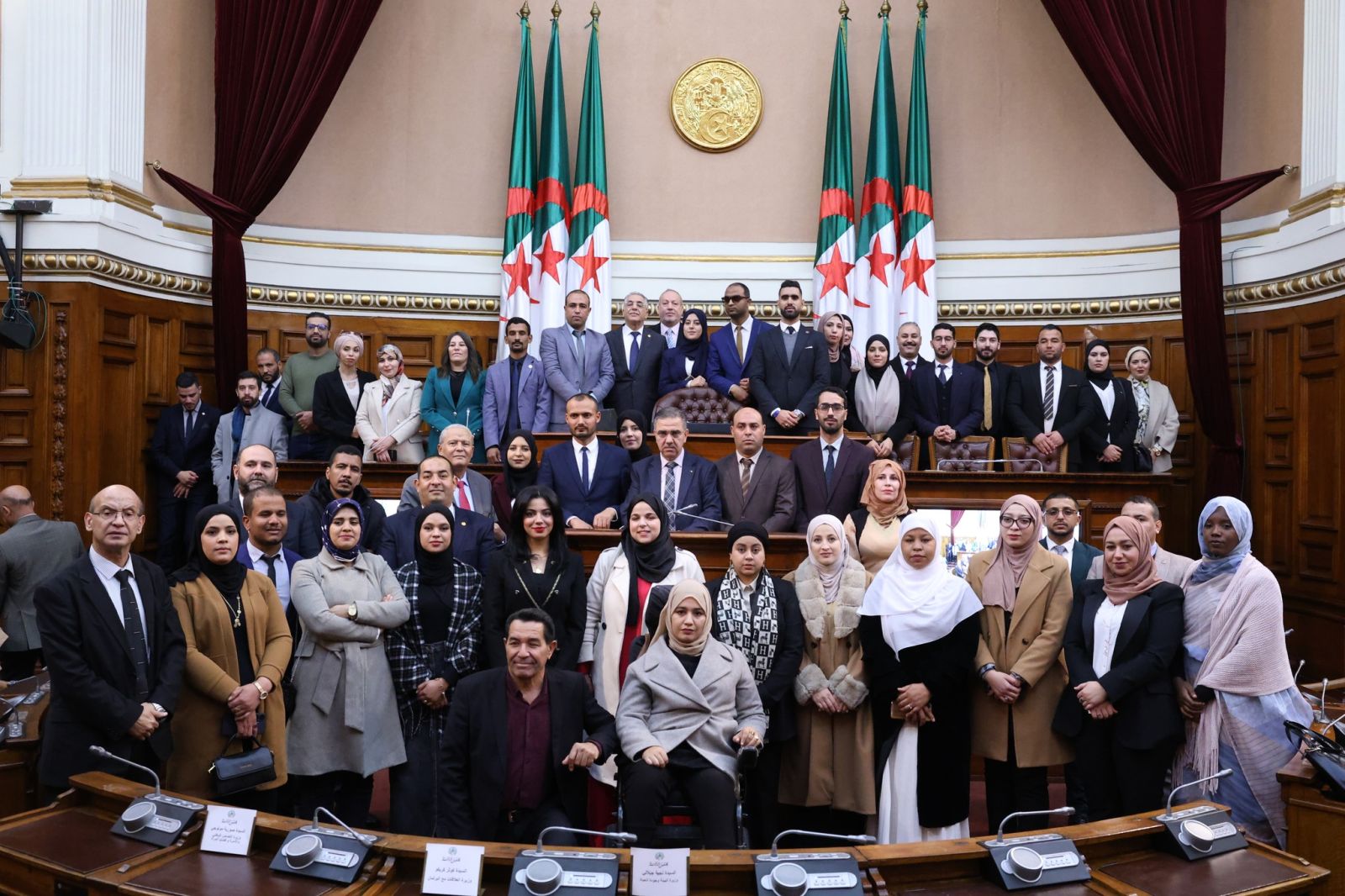 مجموعة من أعضاء المجلس الأعلى للشباب في زيارة للمجلس