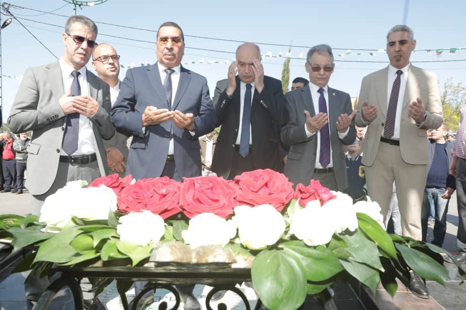المجاهد صالح قوجيل، رئيس مجلس الأمة يؤكد أن الشهيدين كافحا من أجل جزائر مستقلة منتصرة موحدة، ووصية الشهداء في الحفاظ على الوحدة الوطنية هي مسؤولية الأجيال الجديدة